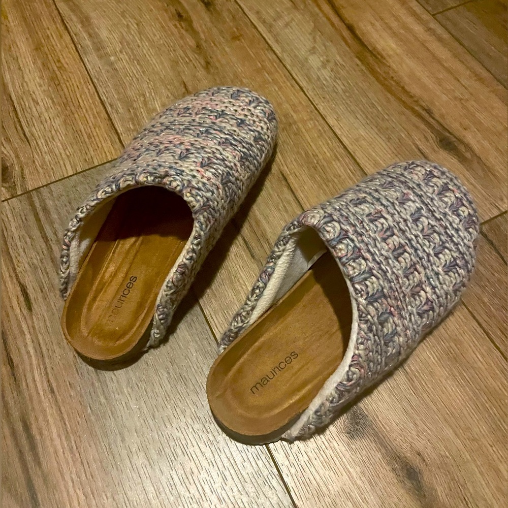 MAURICES SLIDES 7 M